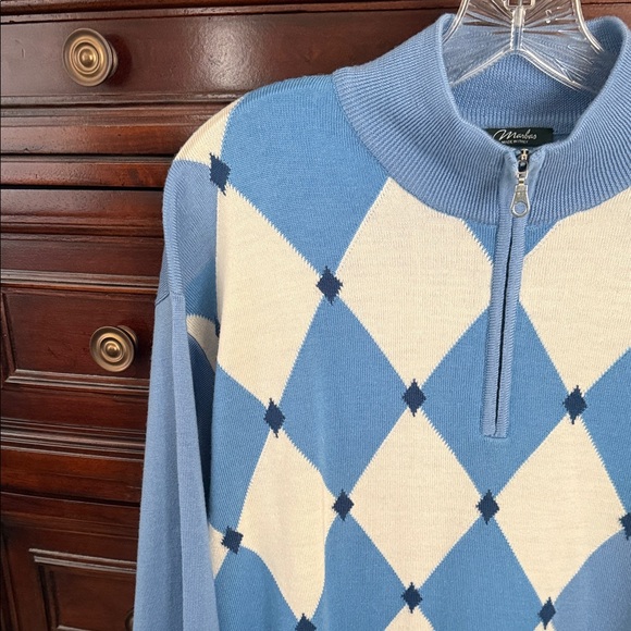Marbas Blue and Cream Argyle Men's Golf Sweater - Picture 3 of 9